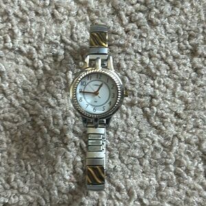 Carriage women’s vintage‎ two tone bracelet wristwatch one size fits S-M wrist